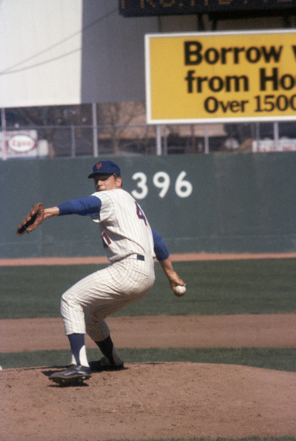 Seaver Pitches as He Strikes Out 13 Batters in Game 1 of NLCS