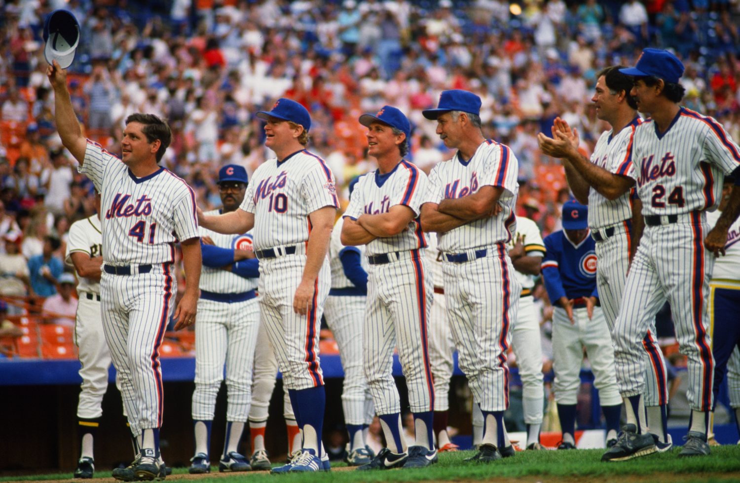 Tom Seaver Salutes Fans at Old-Timers Day