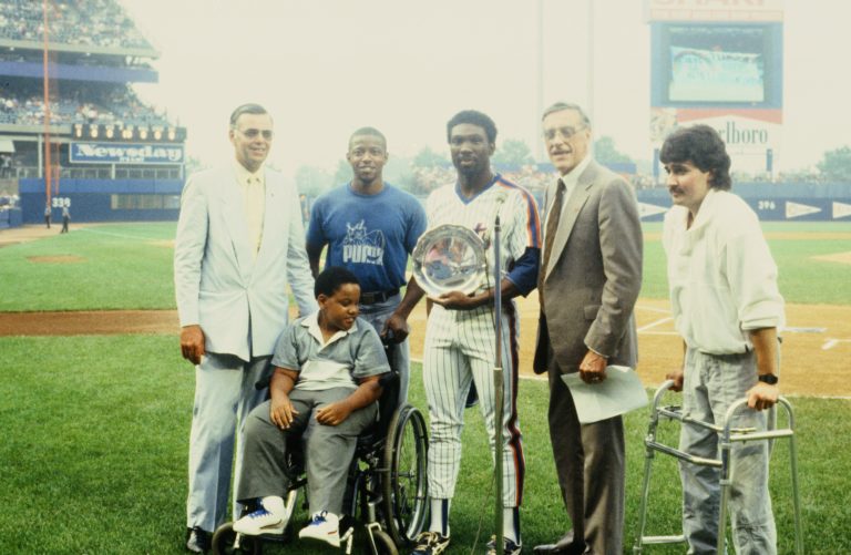 Mookie Wilson Receives Award at Shea Stadium