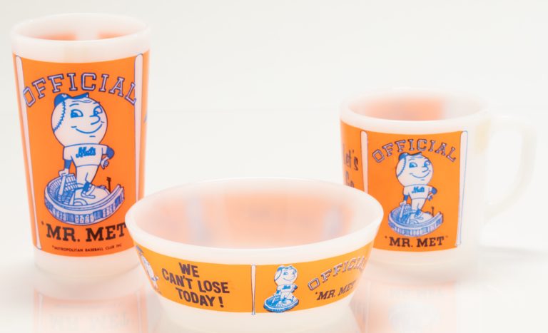 Mr. Met Dishware Set