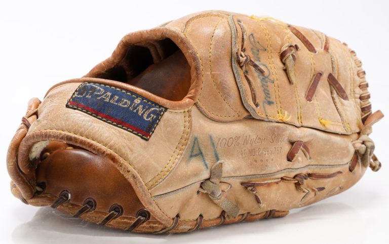 Tom Seaver Autographed Glove