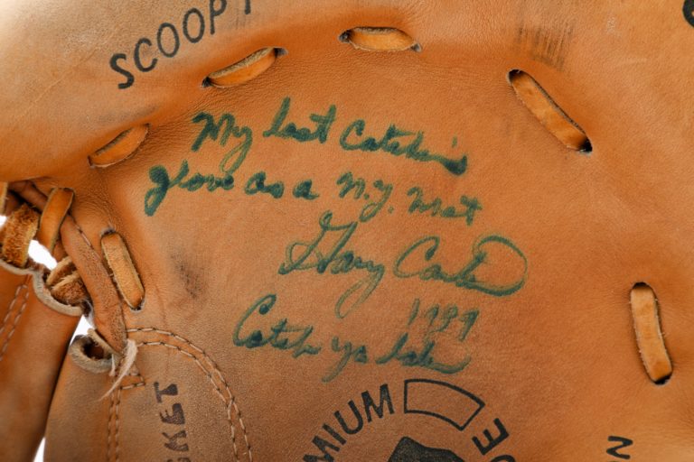 Gary Carter Autographed Glove from Final Mets Game