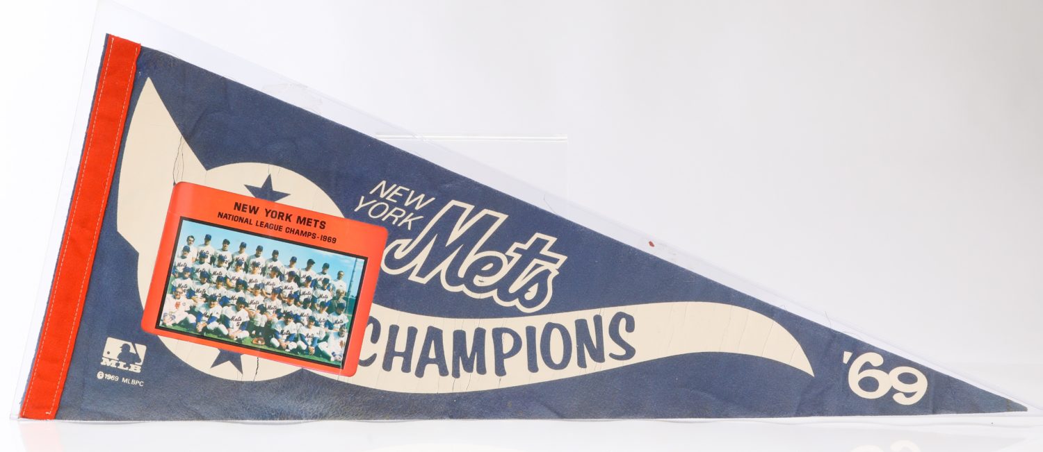 New York Mets 1969 World Champion Pennant with Photo of Team