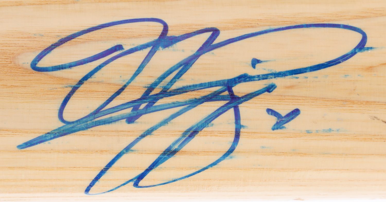 Mike Piazza Autographed Baseball Bat - Autograph Detail