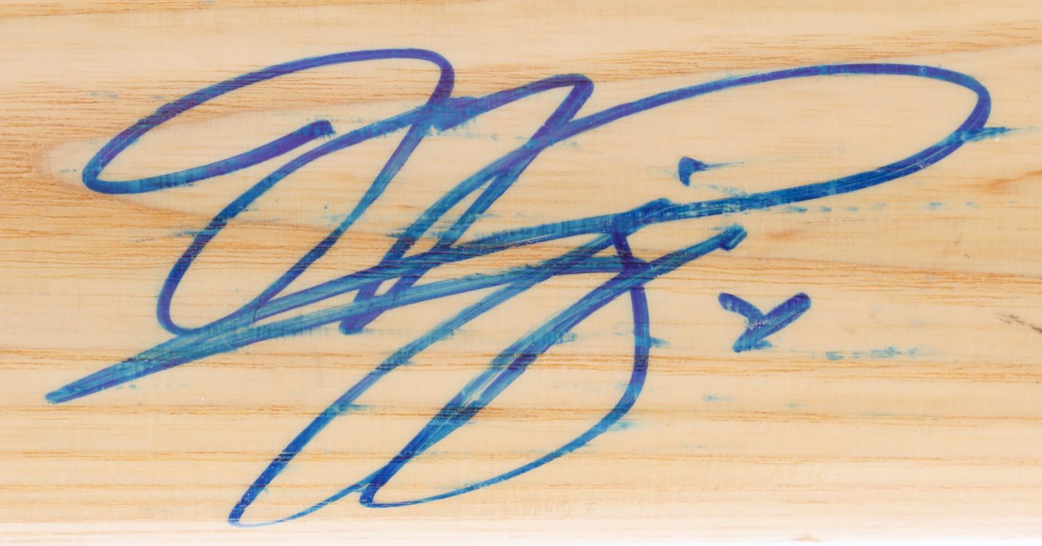 Mike Piazza Autographed Baseball Bat - Autograph Detail