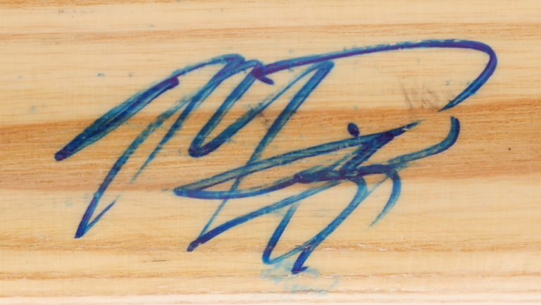 Mike Piazza Autographed Game-Used Baseball Bat - Autograph Detail