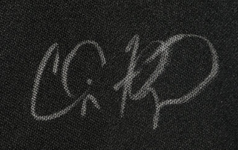 Cliff Floyd Autographed Road Jersey - Autograph Detail