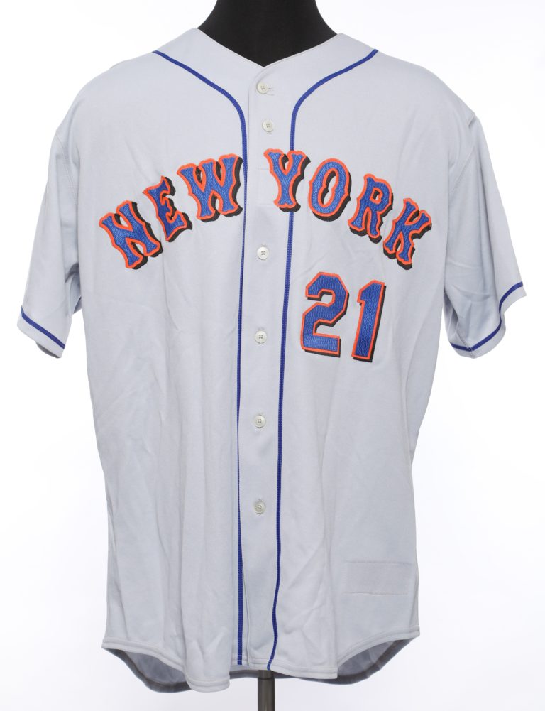 Lot Detail - 2006 Carlos Delgado Game Used 1986 New York Mets Throwback  Pinstripe Jersey (MLB Authenticated & Steiner)