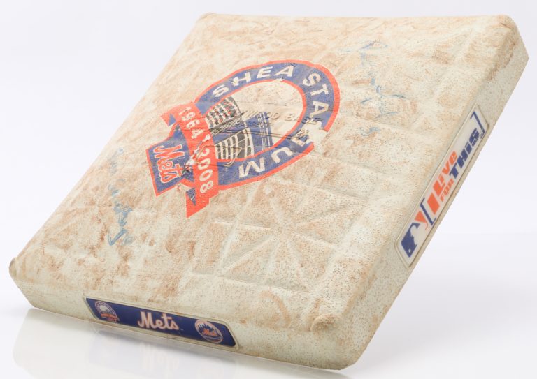 David Wright Signed Base from Shea's Final Season