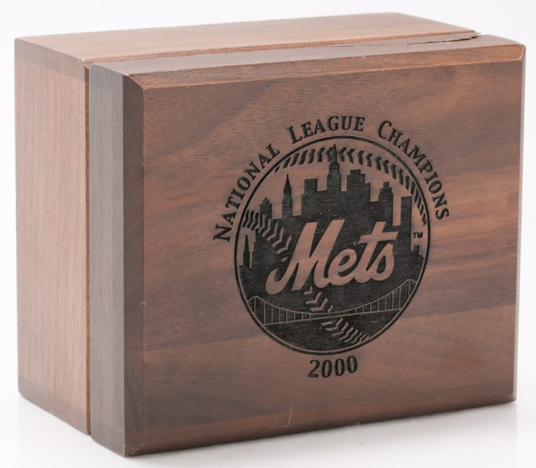 New York Mets 2000 NLCS Championship Ring Box