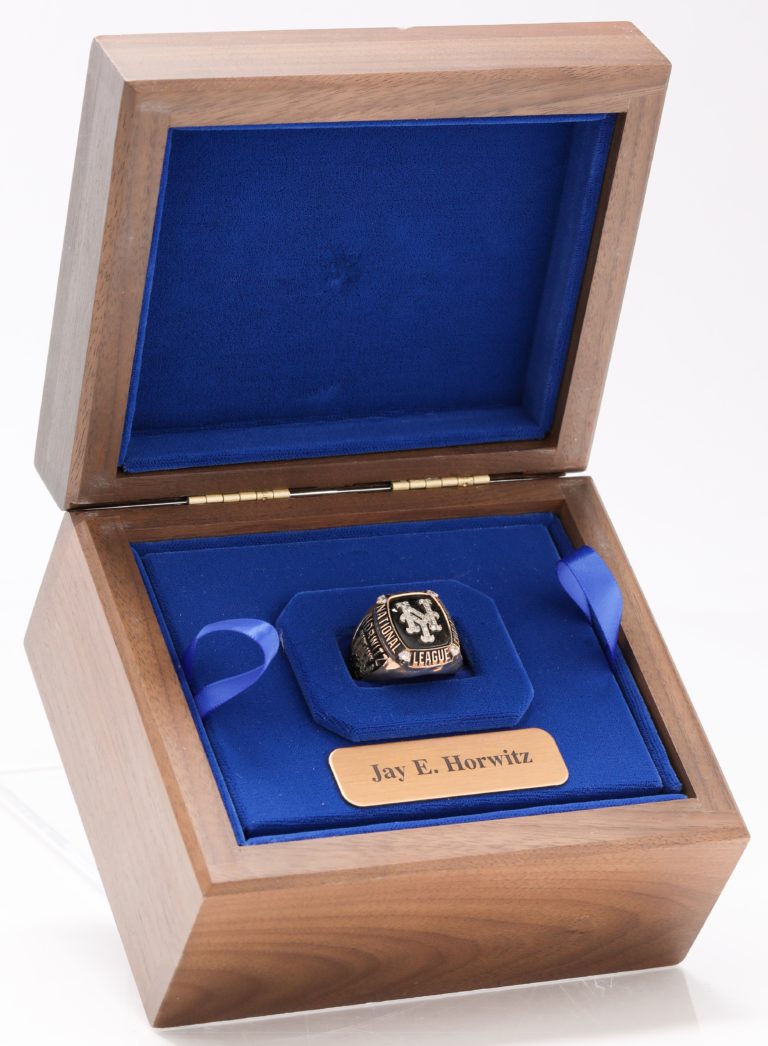 New York Mets 2000 NLCS Championship Ring Displayed in Box