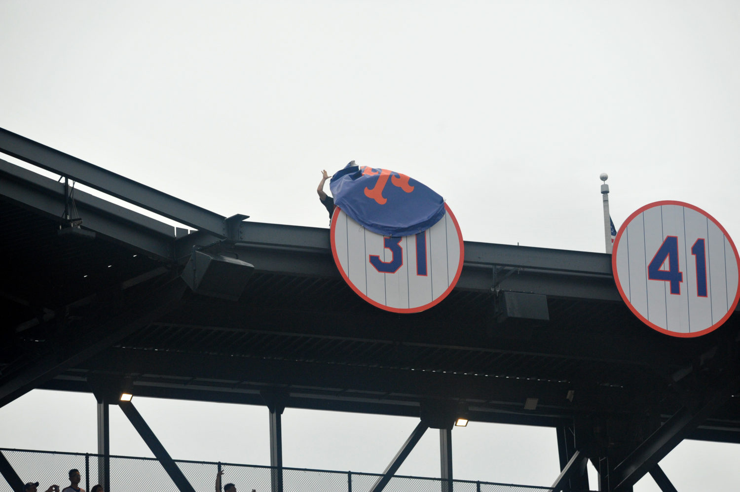 New York Mets Reveal Mike Piazza's Number 31 above Citi Field Upper Deck