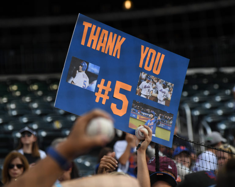 Fans Celebrate David Wright in Final Outing