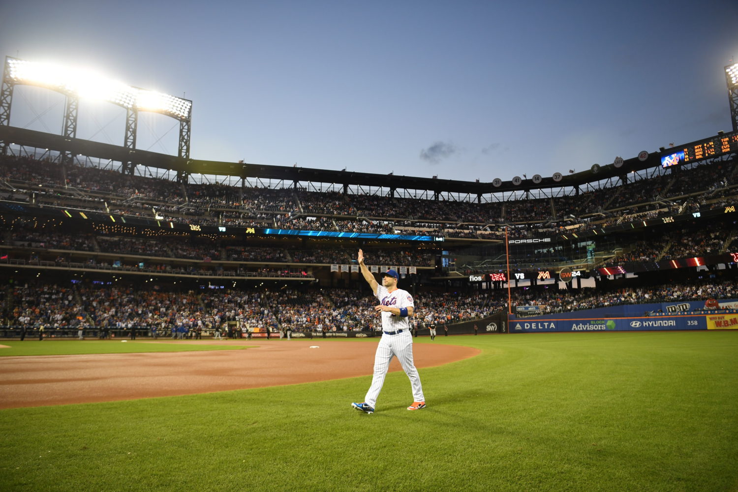 Fans Cheer for David Wright in Final Mets Game