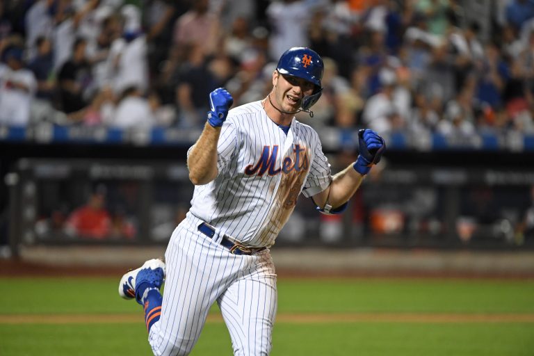 Pete Alonso Celebrates 39th Home Run of Rookie Season