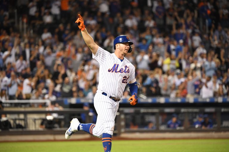 Pete Alonso Points to Sky After 42nd Home Run