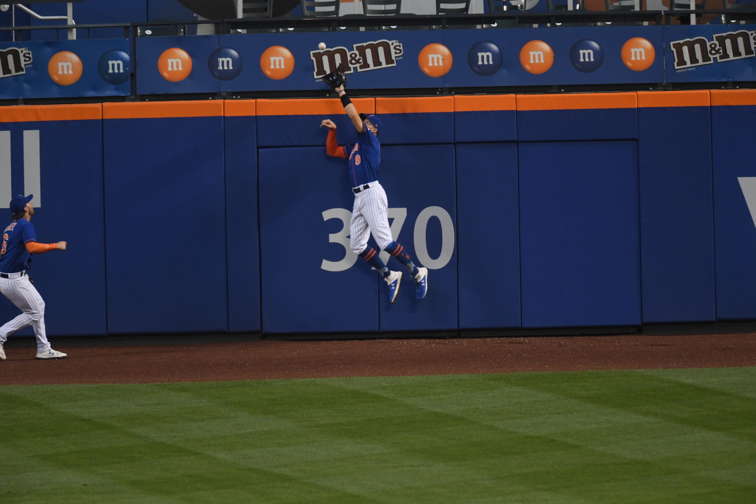 Brandon Nimmo Steals Kurt Suzuki Home Run