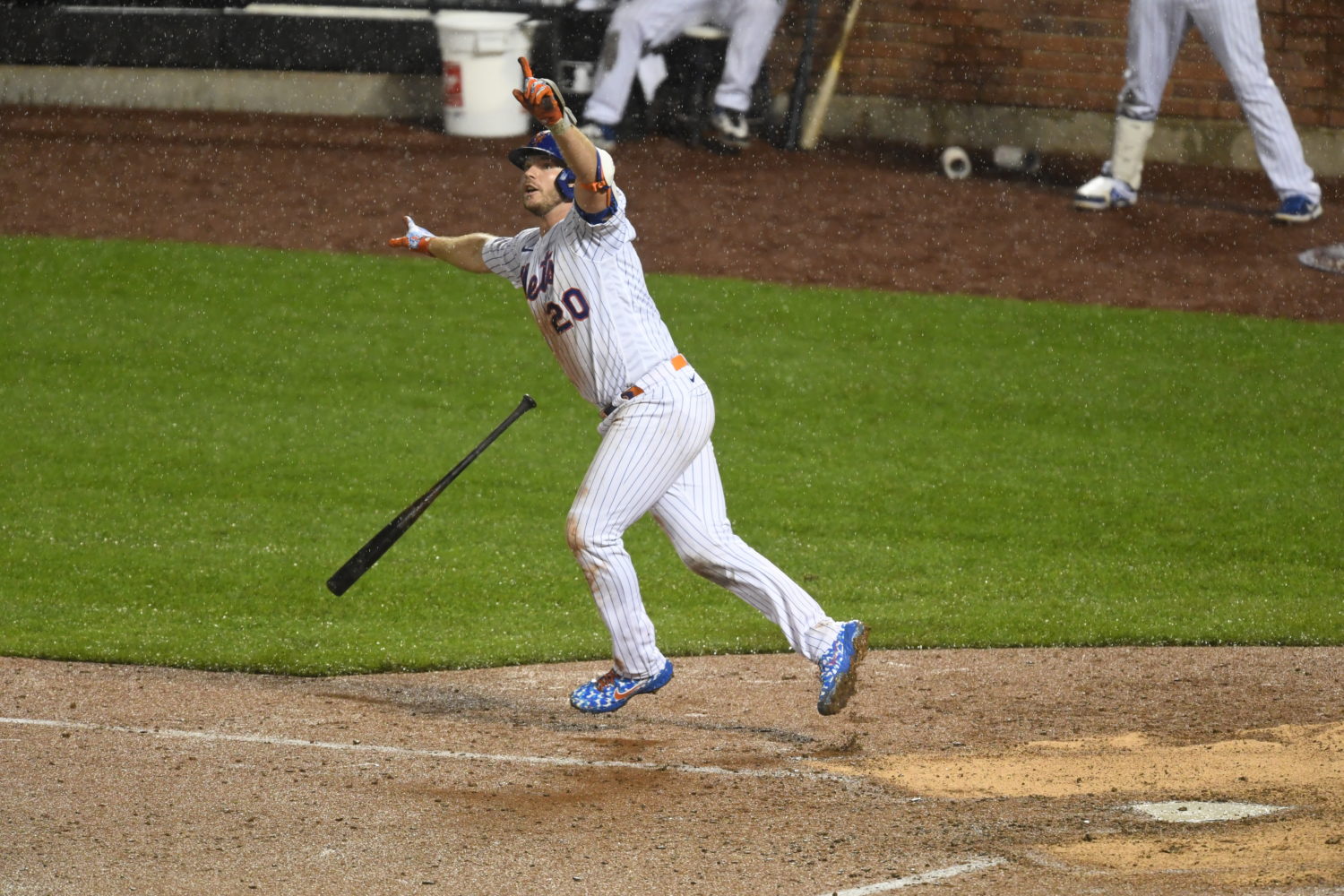 Pete Alonso Throws Hands Up After Hitting Game Winner