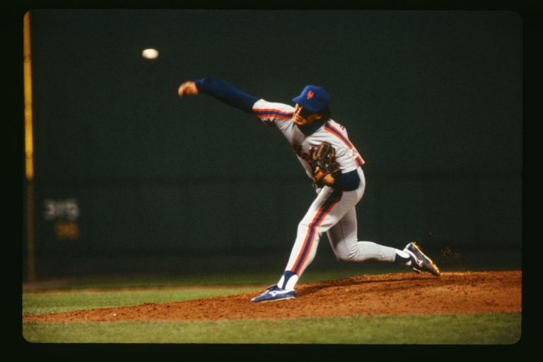 Ron Darling throws a pitch from the mound at Shea Stadium.